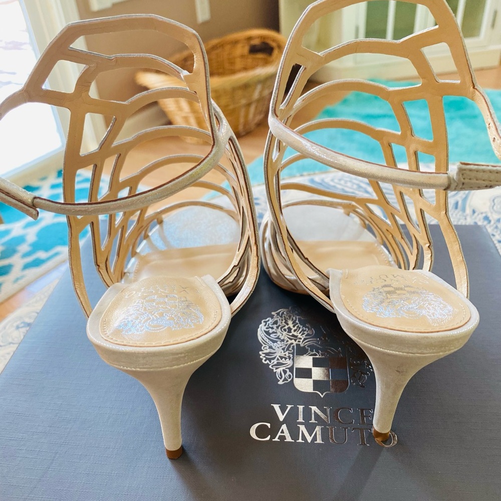 Vince Camuto strappy shoe - Picture 6 of 10